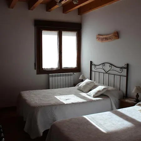 منزل ريفي La Chimenea De Soria I Y I I Espeja de San Marcelino